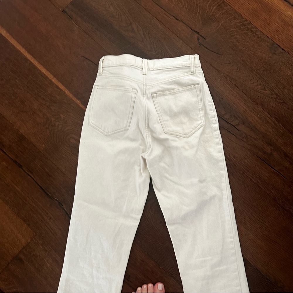 EUC Abercrombie & Fitch Ultra High Rise 90’s Straight Split Hem White Jeans - Picture 8 of 10